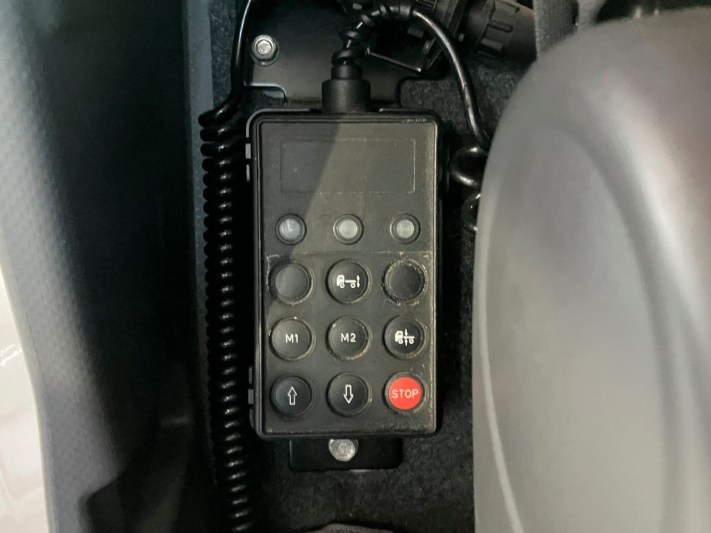 エアサスのコントローラーです。|いすゞ フォワード 2RG-FRR90T2(2WD)の写真25