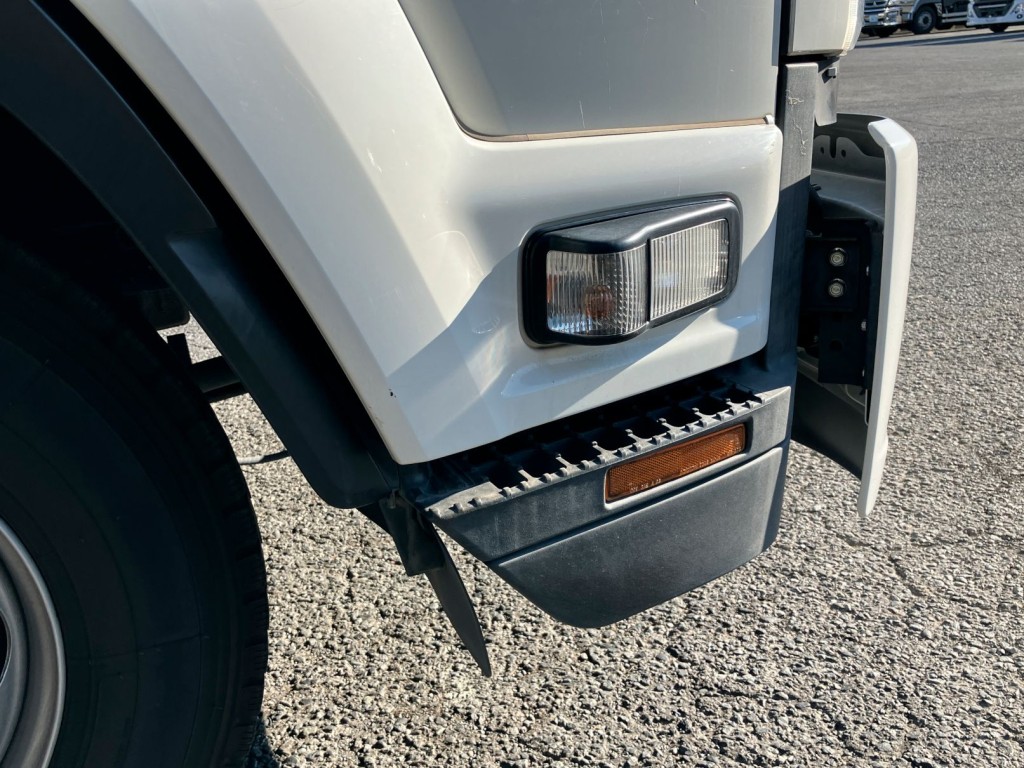 運転席側ドア下部に小傷があります。|いすゞ フォワード 2RG-FRR90T2(2WD)の写真38