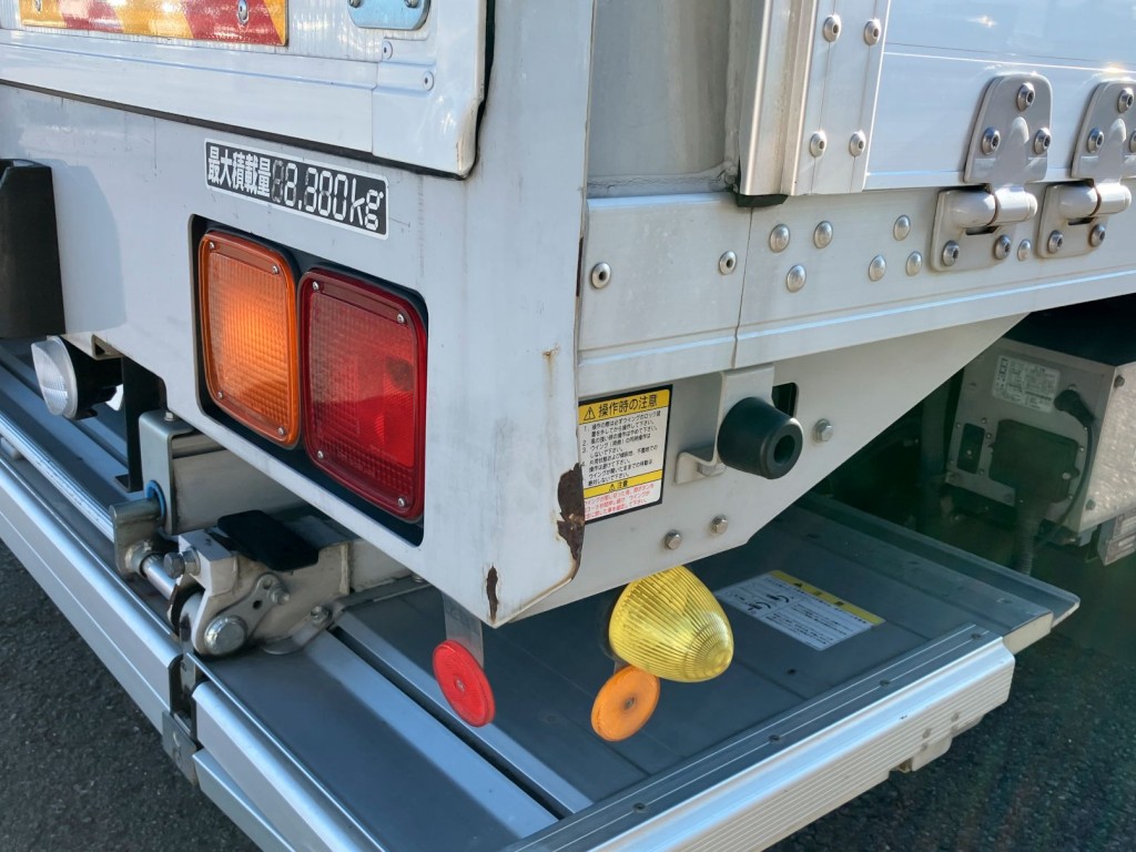 運転席側ボデー後方に曲がり・サビがあります。|いすゞ フォワード 2RG-FRR90T2(2WD)の写真47