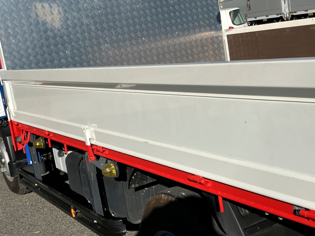 助手席アオリに小傷があります。|日野 デュトロ 2RG-XZU712M(2WD)の写真30