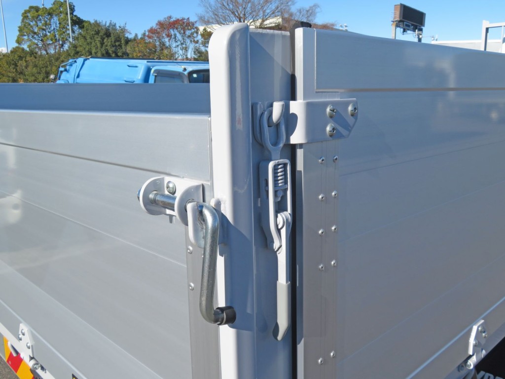 三菱 ファイター 2KG-FK62F(2WD)の写真16