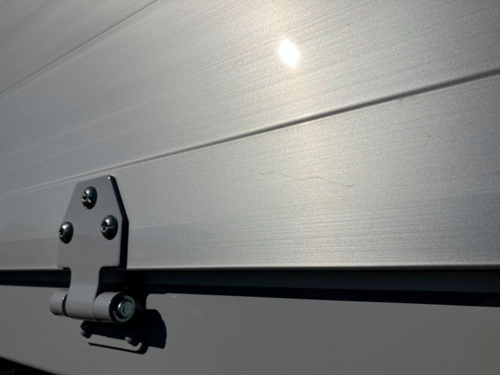 リヤアオリにうっすら擦れがあります。|三菱 ファイター 2KG-FK62F(2WD)の写真8