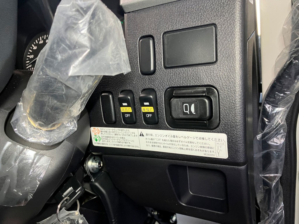 スイッチ類です。|三菱 ファイター 2KG-FK62F(2WD)の写真17