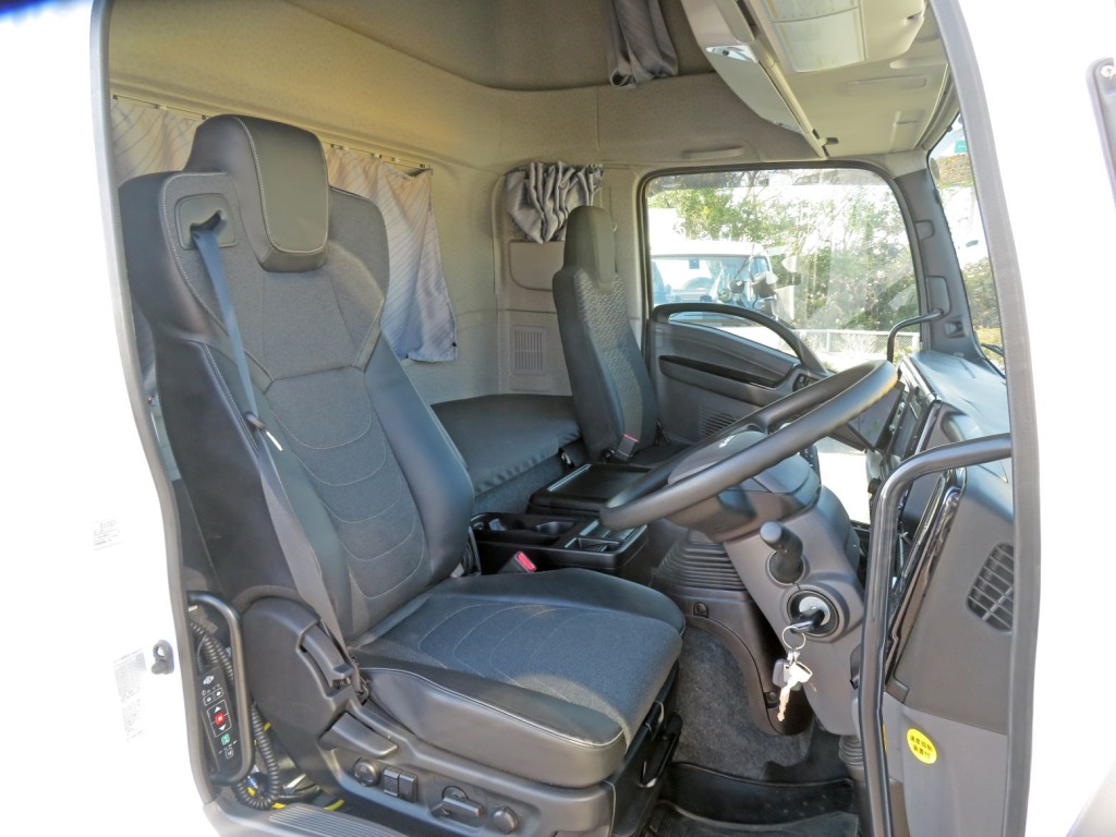 いすゞ フォワード 2RG-FTR90V4の写真6