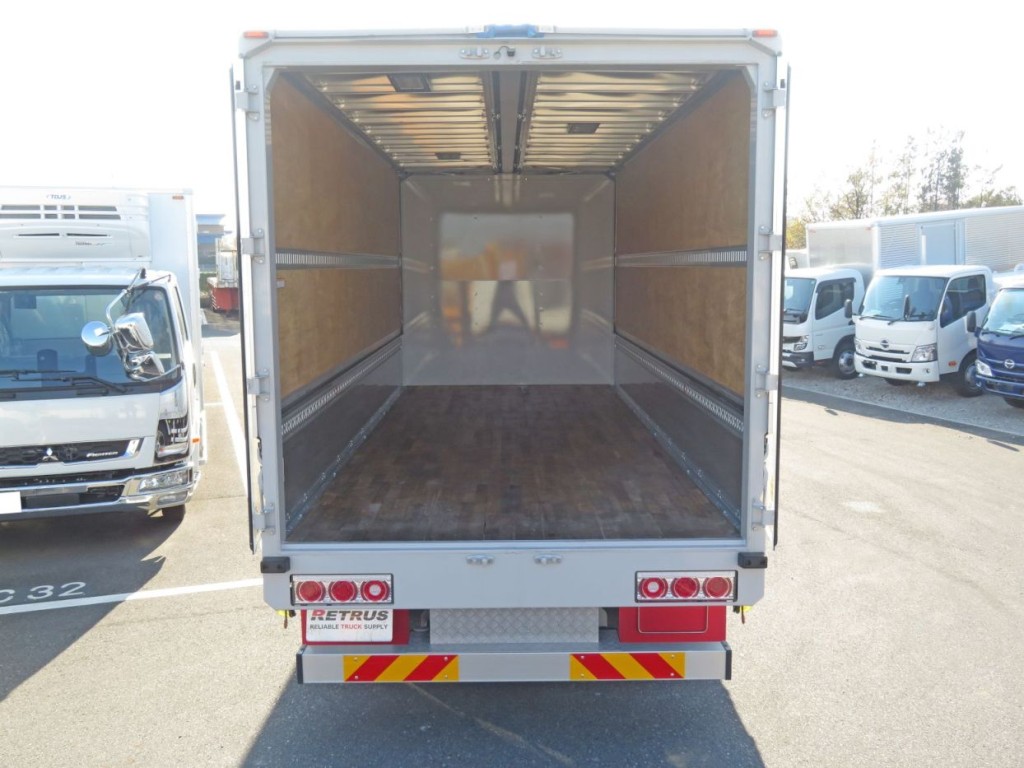 いすゞ フォワード 2RG-FTR90V4の写真9