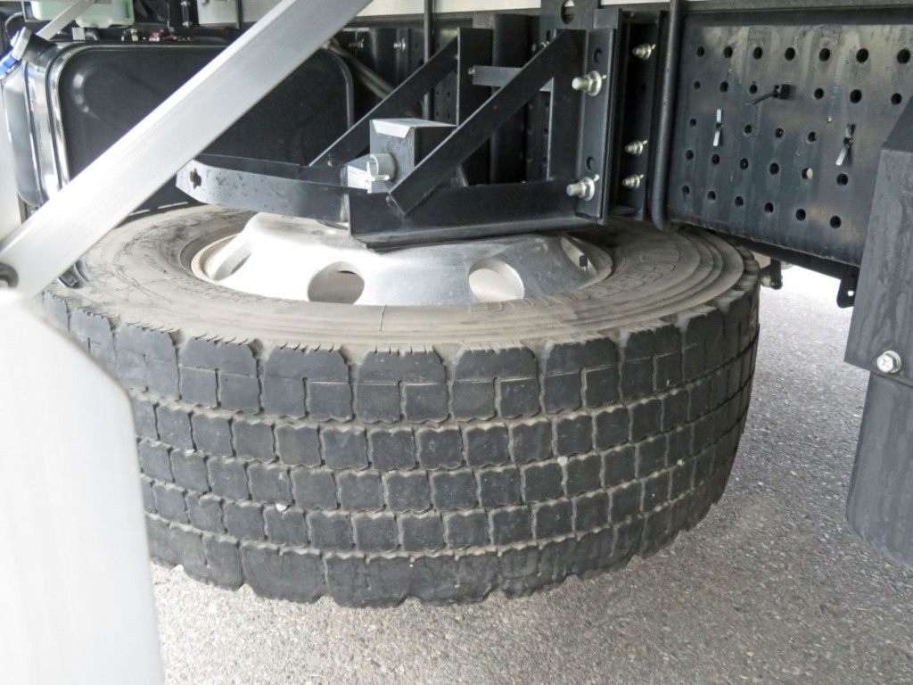 いすゞ フォワード 2RG-FTR90V4の写真15