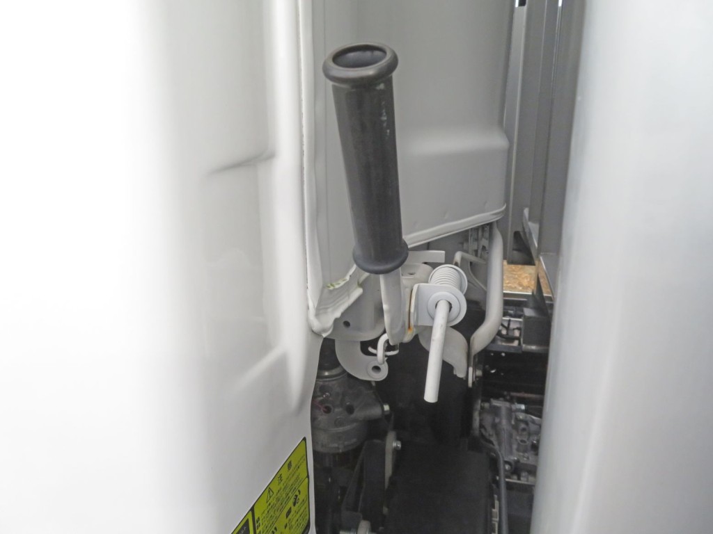 いすゞ フォワード 2RG-FTR90V4の写真21