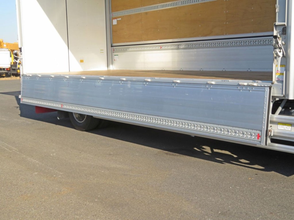 いすゞ フォワード 2RG-FTR90V4の写真22