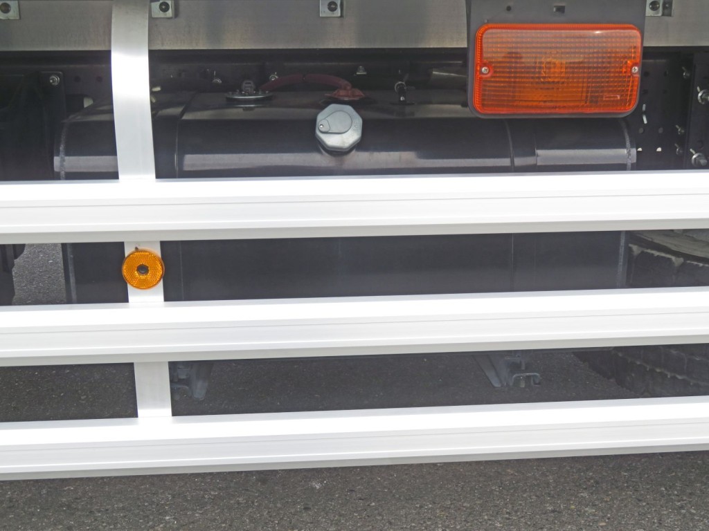 いすゞ フォワード 2RG-FTR90V4の写真27