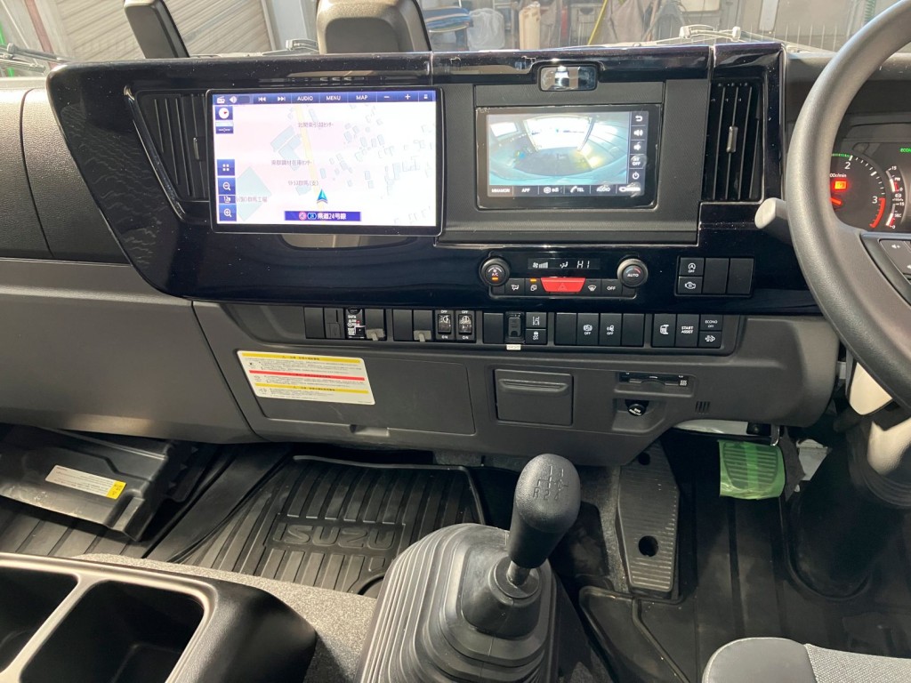 パネル周りの状態です。|いすゞ フォワード 2RG-FTR90V4の写真19