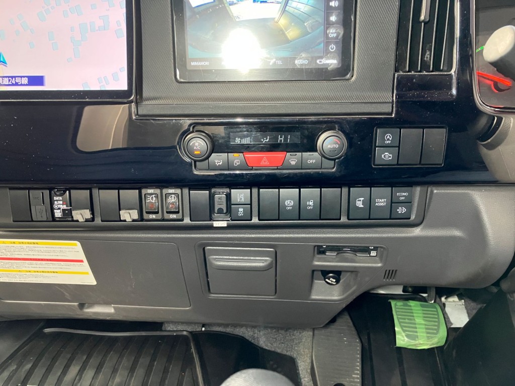 スイッチ類です。|いすゞ フォワード 2RG-FTR90V4の写真21