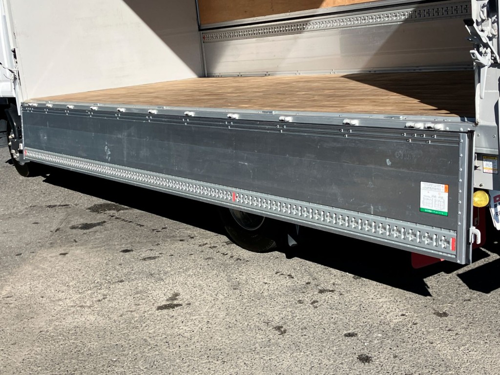 助手席側アオリ内面に擦れキズがあります。|いすゞ フォワード 2RG-FTR90V4の写真40