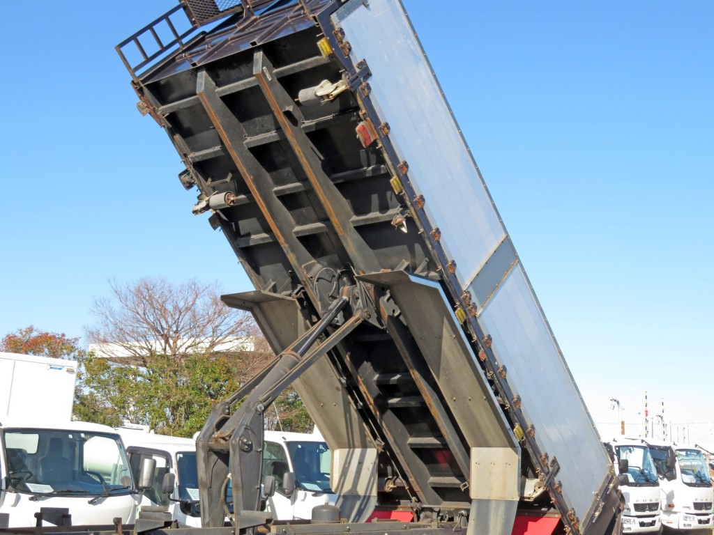 いすゞ ギガ QKG-CYM77AMの写真10