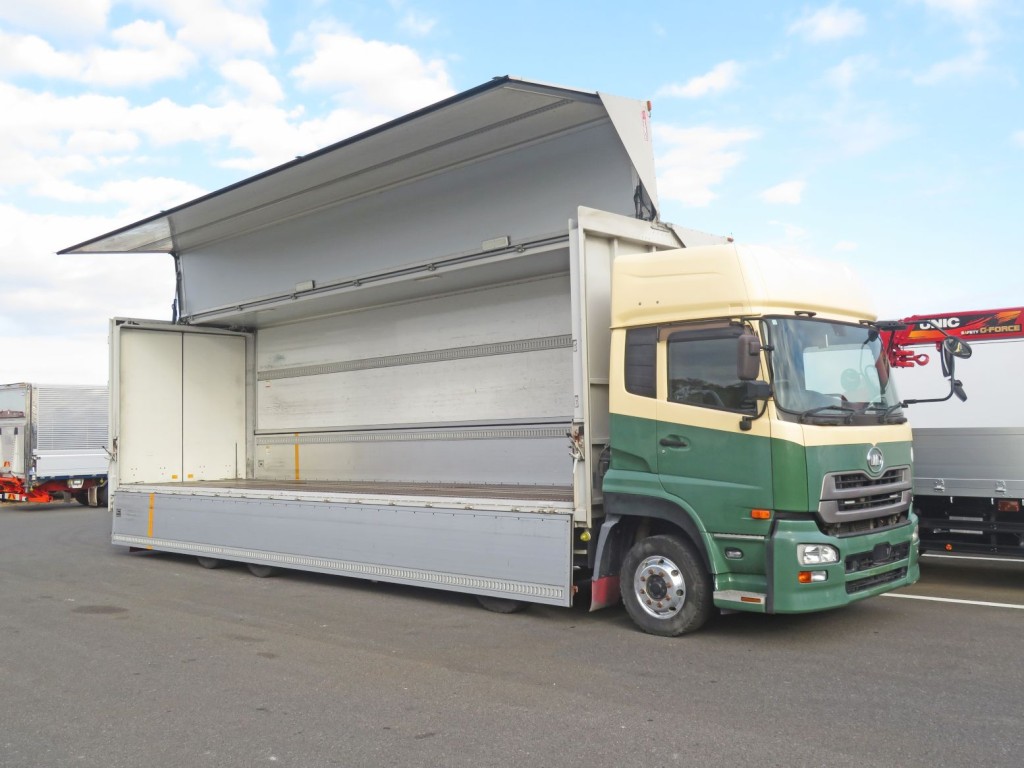UDトラックス クオン QPG-CG5ZAの写真2