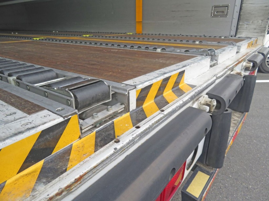 UDトラックス クオン QPG-CG5ZAの写真19