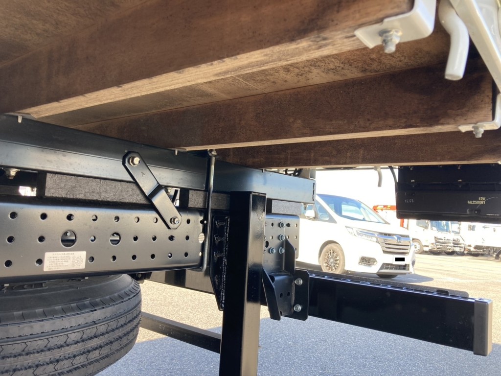 シャーシとネタの状態です。|三菱 キャンター 2PG-FEB80(2WD)の写真7