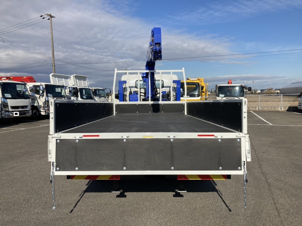 リアアオリを開けた状態です。|三菱 キャンター 2PG-FEB80(2WD)の写真14