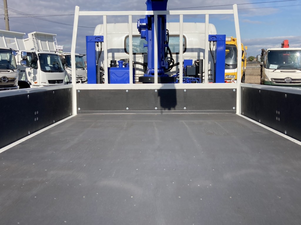 荷台内部です。|三菱 キャンター 2PG-FEB80(2WD)の写真16