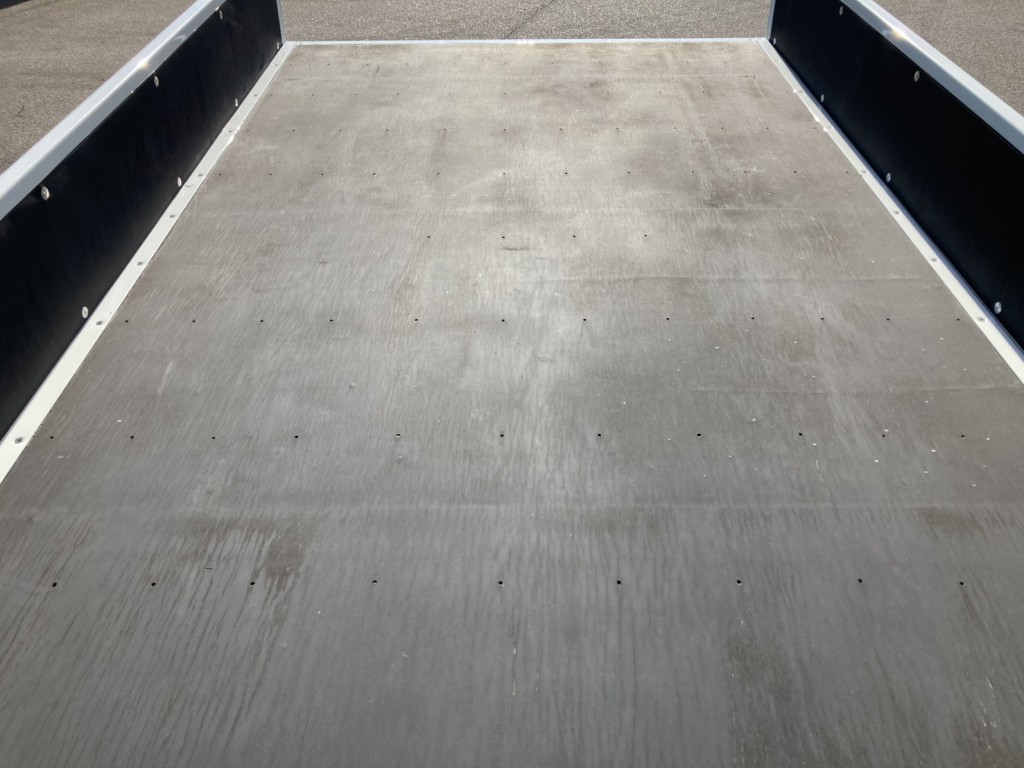 床後方の状態です。|三菱 キャンター 2PG-FEB80(2WD)の写真19