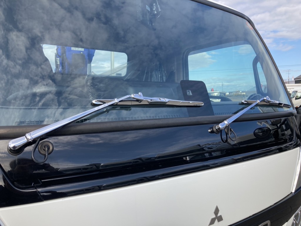 メッキワイパー付きです。|三菱 キャンター 2PG-FEB80(2WD)の写真41