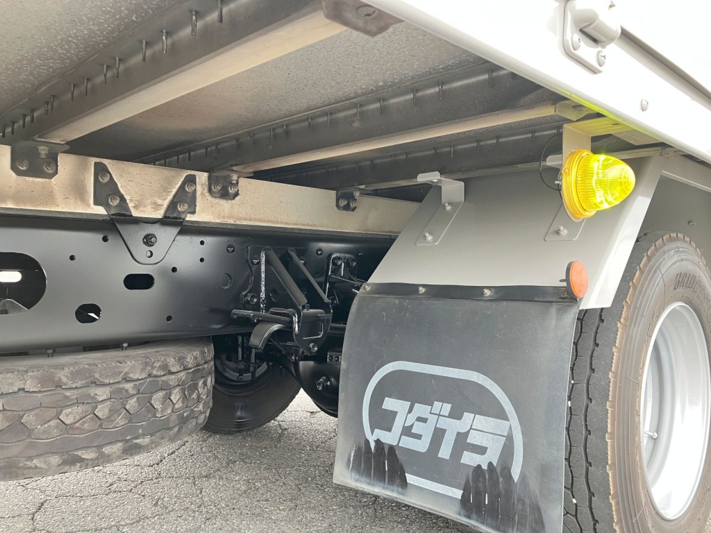 シャシとネタの状態です。ネタはアルミ製です|いすゞ フォワード TKG-FRR90S2(2WD)の写真6