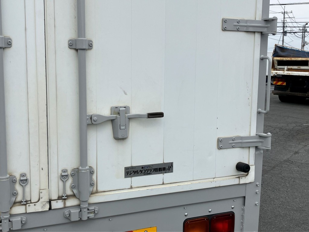 運転席側リヤ扉にキズ・スレがあります。|いすゞ フォワード TKG-FRR90S2(2WD)の写真10