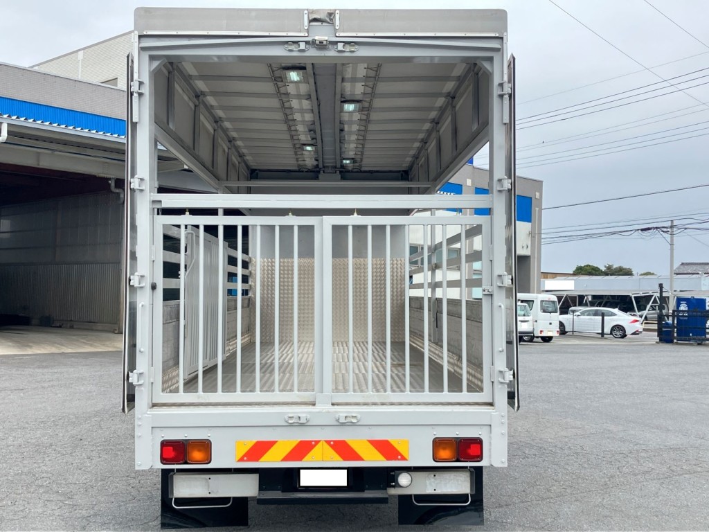 荷台全体の状態です。|いすゞ フォワード TKG-FRR90S2(2WD)の写真16