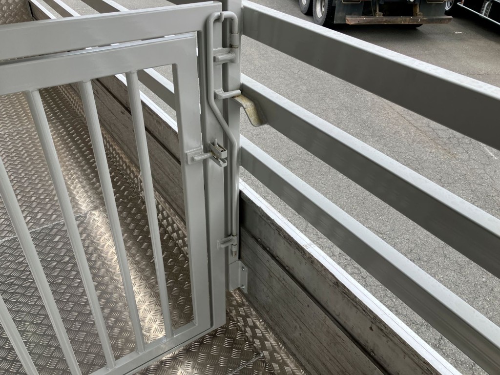 いすゞ フォワード TKG-FRR90S2(2WD)の写真24