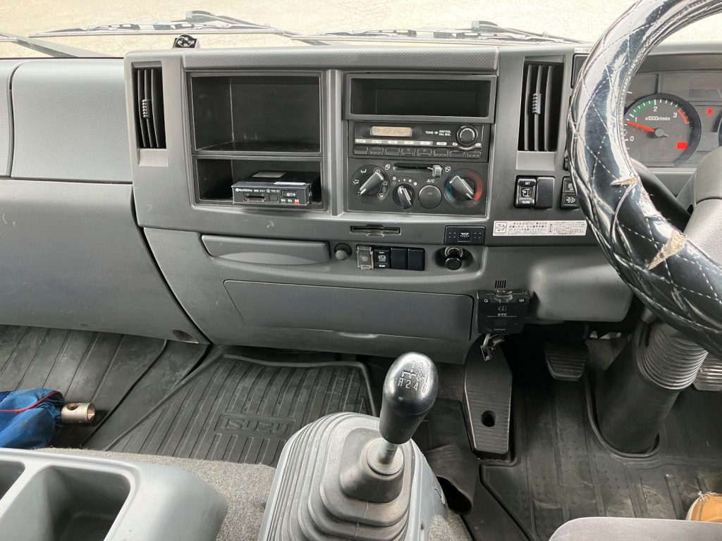 パネル周りの状態です。|いすゞ フォワード TKG-FRR90S2(2WD)の写真33
