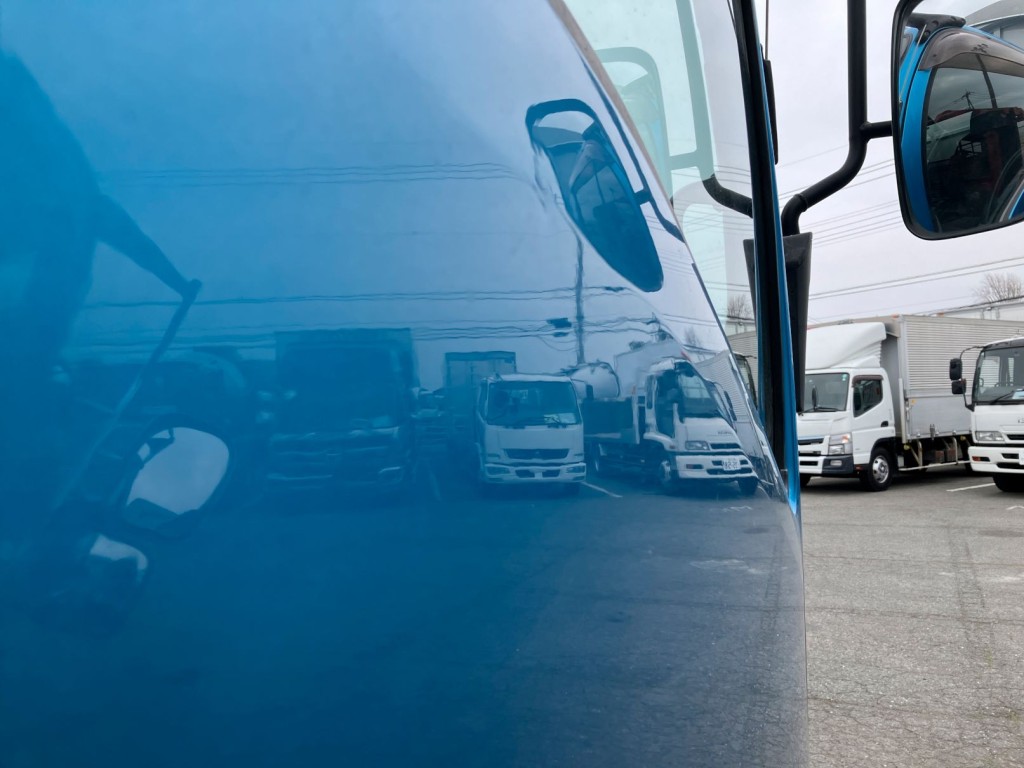 運転席側ドアに少し凹みがあります。|いすゞ フォワード TKG-FRR90S2(2WD)の写真45