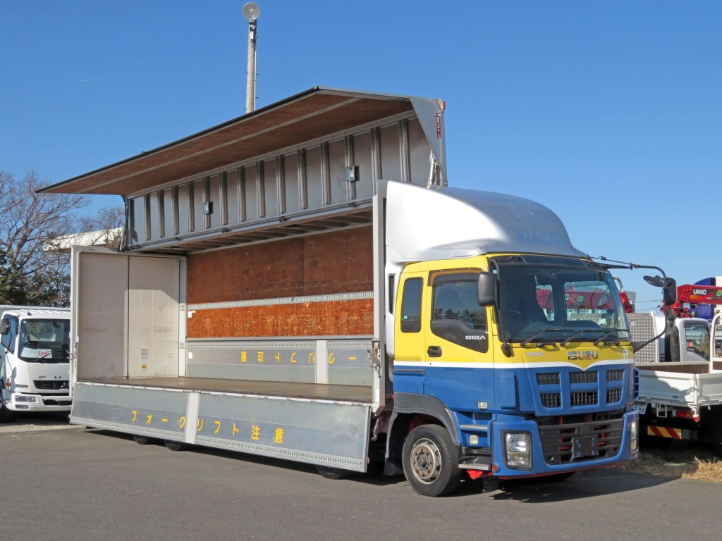 いすゞ ギガ LKG-CYJ77Aの写真2