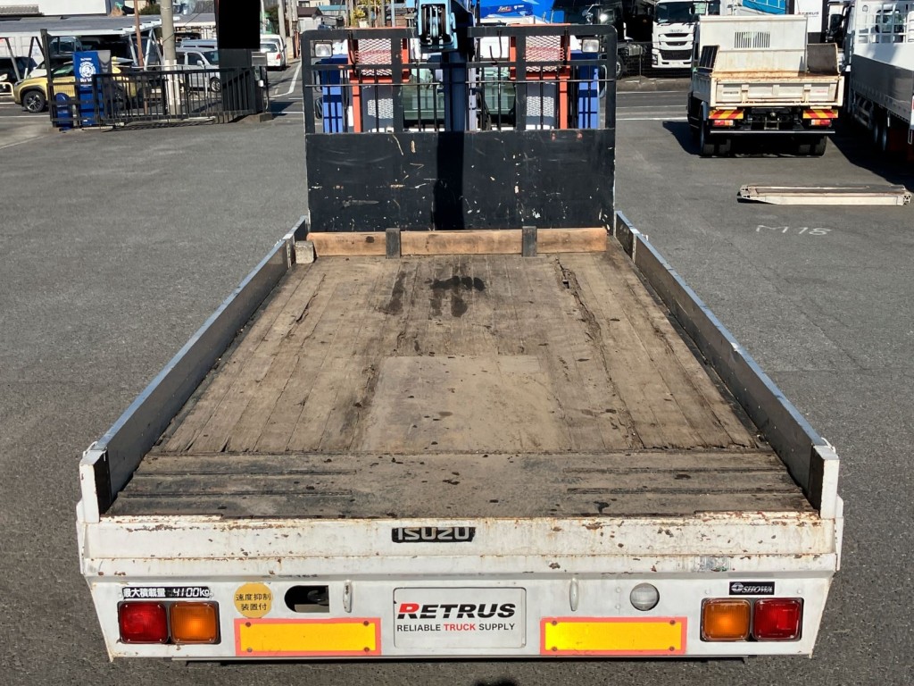 床は板張りです。|いすゞ フォワード PKG-FSR34S2の写真9