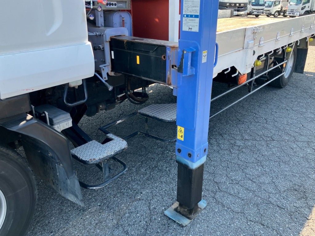 アウトリガーの状態です。|いすゞ フォワード PKG-FSR34S2の写真12