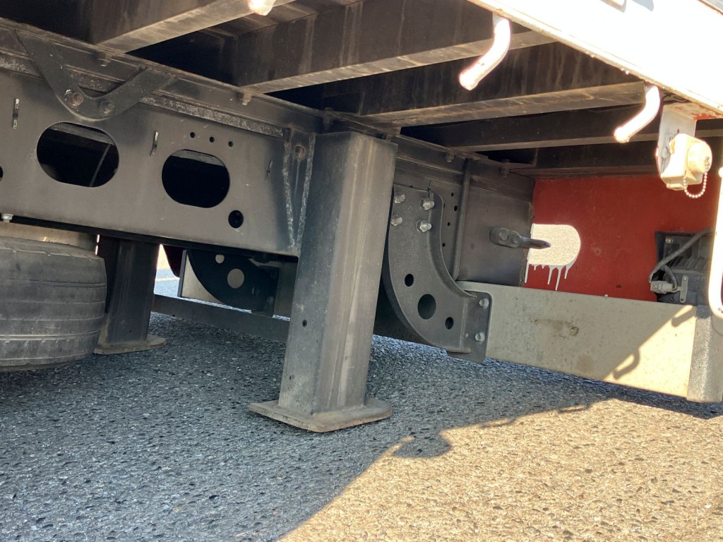 補助脚付きです。|いすゞ フォワード PKG-FSR34S2の写真23