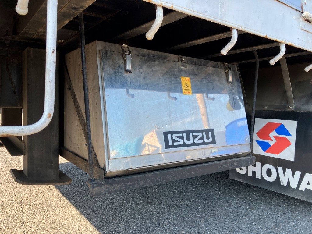 運転席側後方に工具箱(ステンレス製)が付いています。|いすゞ フォワード PKG-FSR34S2の写真25