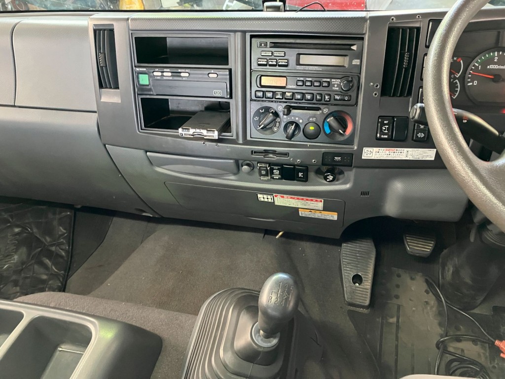 パネル周りの状態です。|いすゞ フォワード PKG-FSR34S2の写真27