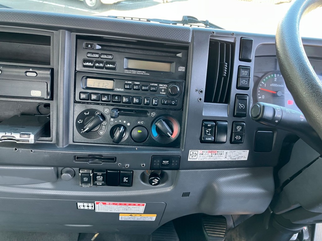 スイッチ類です。|いすゞ フォワード PKG-FSR34S2の写真28