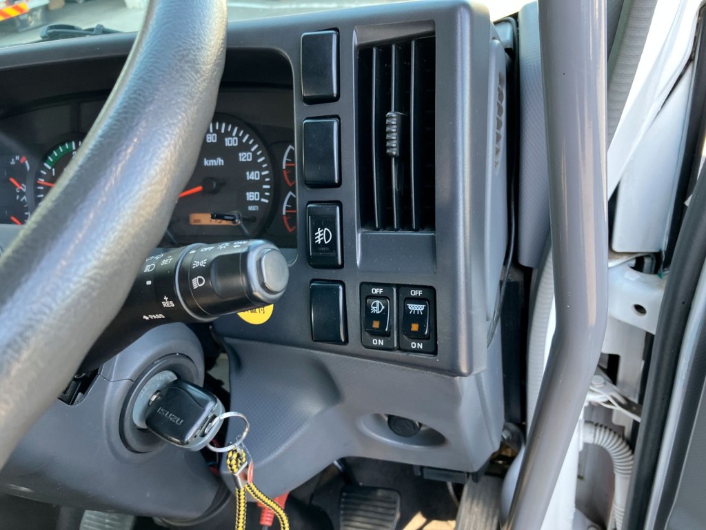 スイッチ類です。|いすゞ フォワード PKG-FSR34S2の写真29