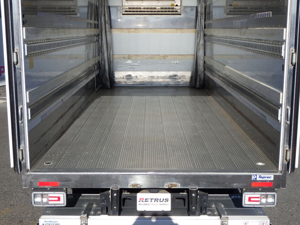 床の状態です。(アルミ製システムフロアです)|日野 レンジャー 2KG-FC2ABG(2WD)の写真10