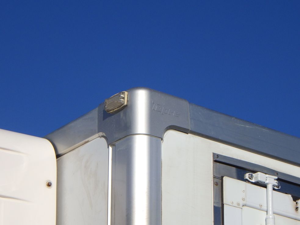 助手席側コーナーカバーは交換してあります。|日野 レンジャー 2KG-FC2ABG(2WD)の写真36