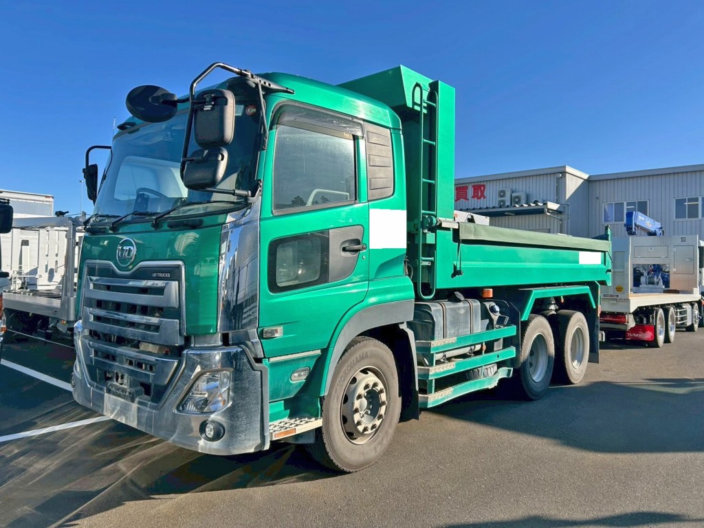 UDトラックス クオン 2PG-CW5ALの写真1