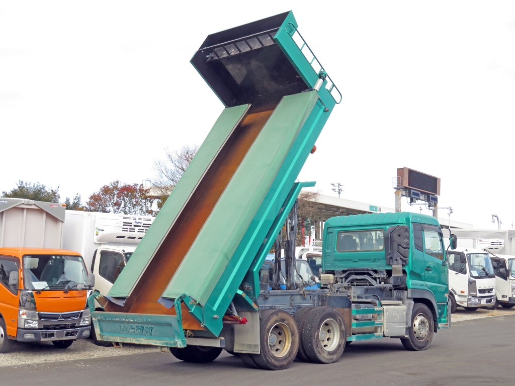 UDトラックス クオン 2PG-CW5ALの写真4