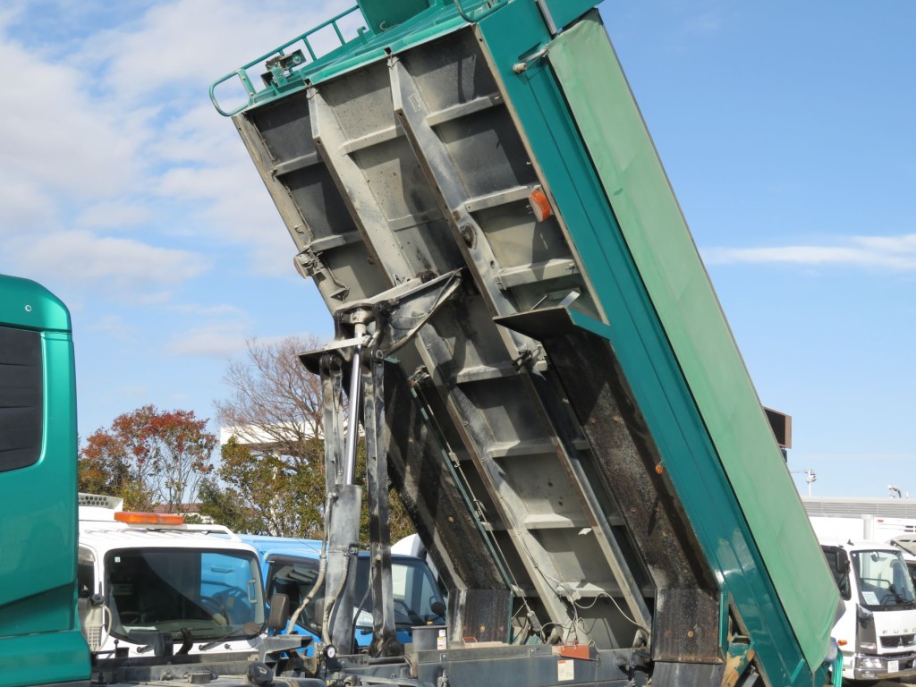 UDトラックス クオン 2PG-CW5ALの写真9