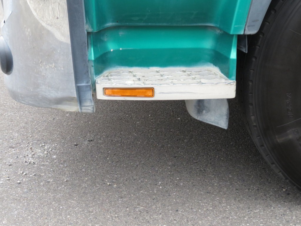 UDトラックス クオン 2PG-CW5ALの写真15