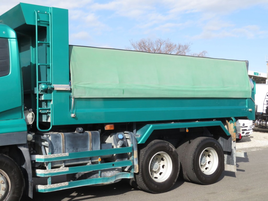 UDトラックス クオン 2PG-CW5ALの写真17