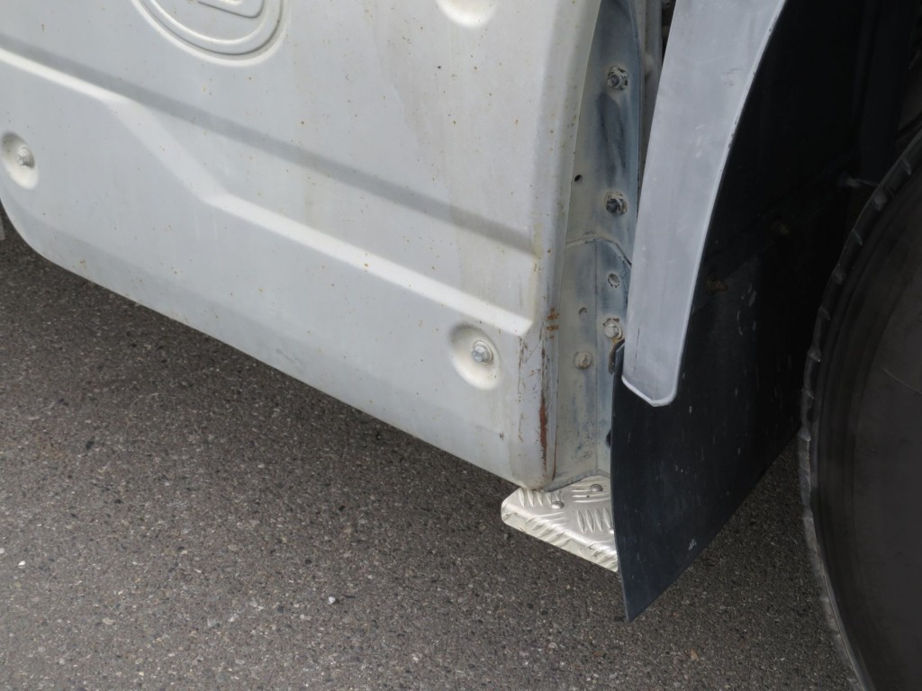 UDトラックス クオン 2PG-CW5ALの写真36