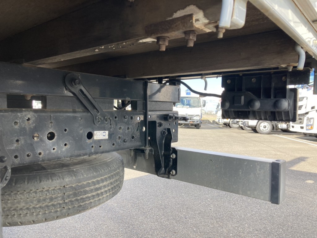 いすゞ エルフ TRG-NPR85AR(2WD)の写真8