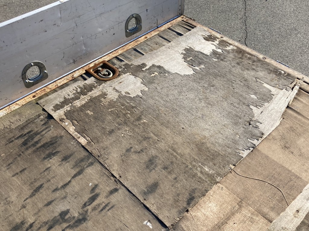 いすゞ エルフ TRG-NPR85AR(2WD)の写真23