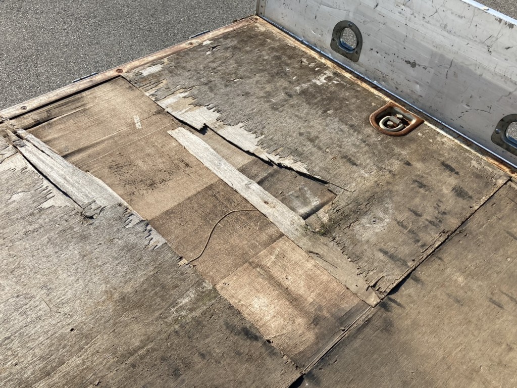 いすゞ エルフ TRG-NPR85AR(2WD)の写真24