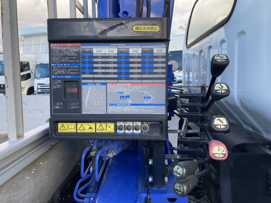 いすゞ エルフ TRG-NPR85AR(2WD)の写真26